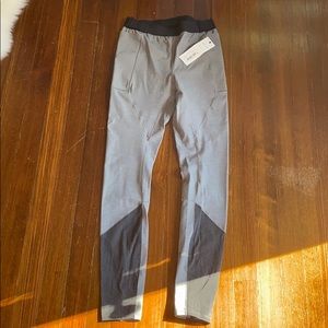Lulu lemon esker tight
